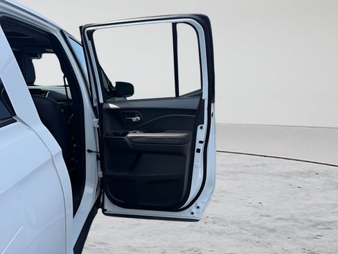 Used 2025 Honda Ridgeline Black Edition image 30