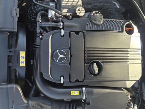 Used 2012 Mercedes-Benz SLK 250 image 32