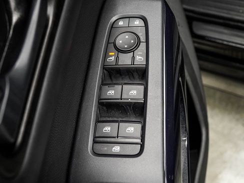 Used 2025 Nissan Pathfinder SV AWD/4WD image 32