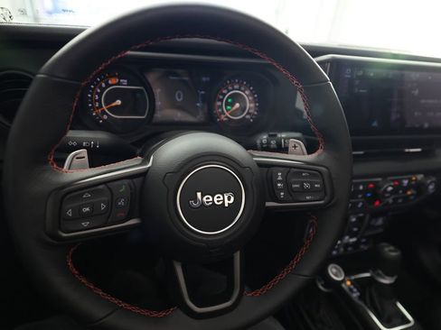 Used 2026 Jeep Wrangler Unlimited Rubicon 392 w/ Quick Order Package 27X Moab AWD/4WD image 18