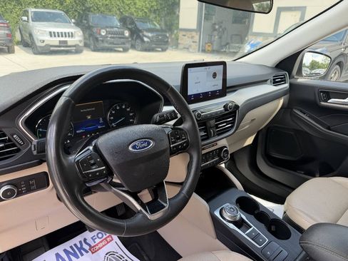 Used 2021 Ford Escape SEL AWD/4WD image 9
