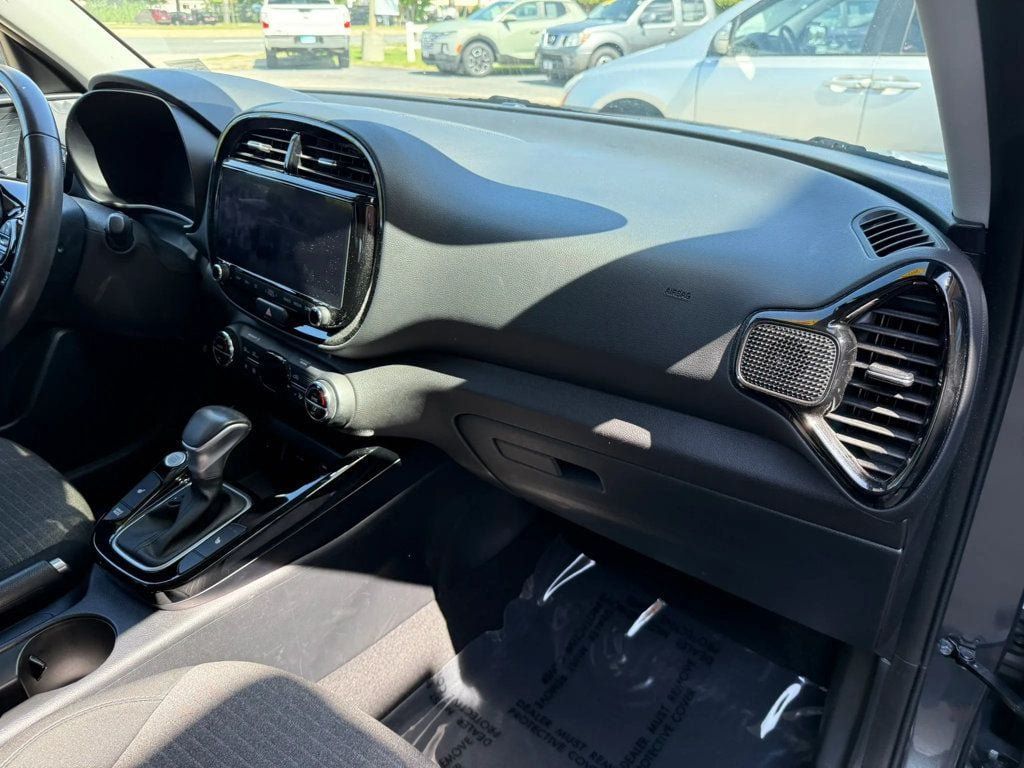 Used 2024 Kia Soul EX FWD image 11