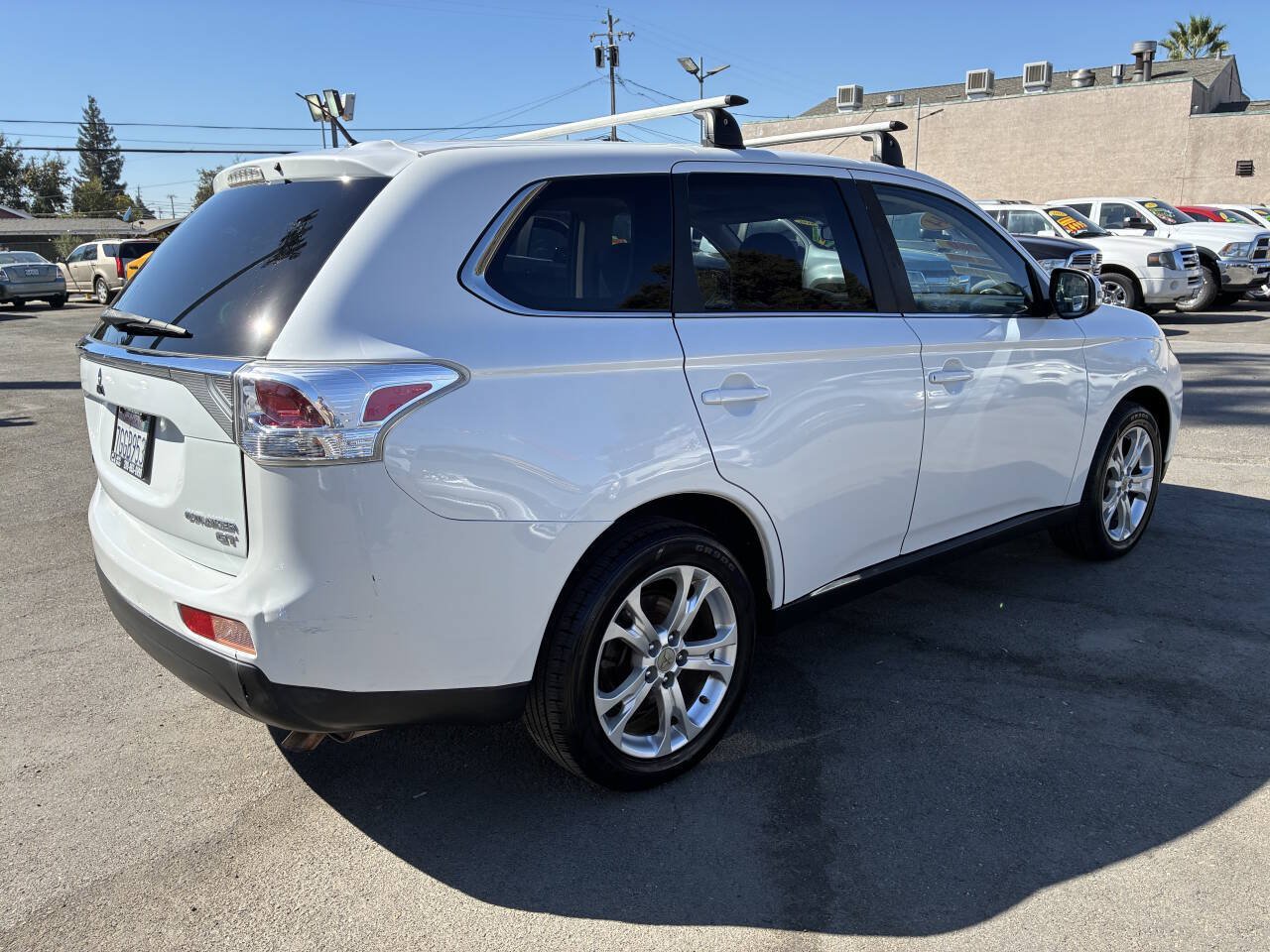 Used 2014 Mitsubishi Outlander GT AWD/4WD image 2