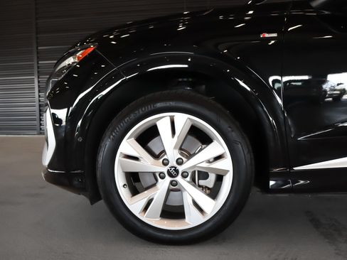 Used 2023 Audi Q4 e-tron Premium Plus w/ Premium Plus AWD/4WD image 4