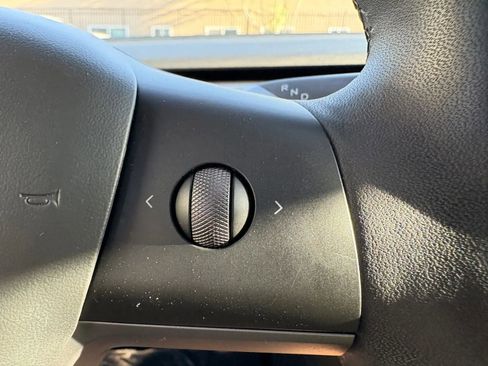 Used 2023 Tesla Model 3 Standard Range RWD image 17