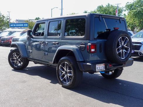 Used 2024 Jeep Wrangler Unlimited AWD/4WD image 9