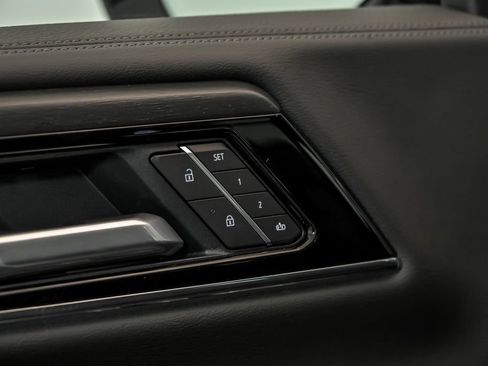 New 2026 GMC Yukon XL Denali w/ Denali Reserve Package AWD/4WD image 6