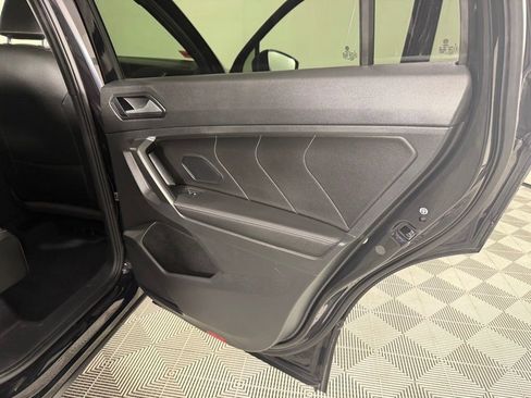 Used 2022 Volkswagen Tiguan SE R-Line image 29