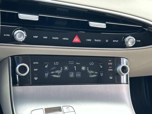 New 2026 Genesis GV70 2.5T Advanced AWD/4WD image 34