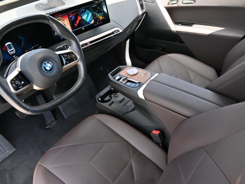 Certified 2023 BMW iX xDrive50 w/ Premium Package AWD/4WD image 14