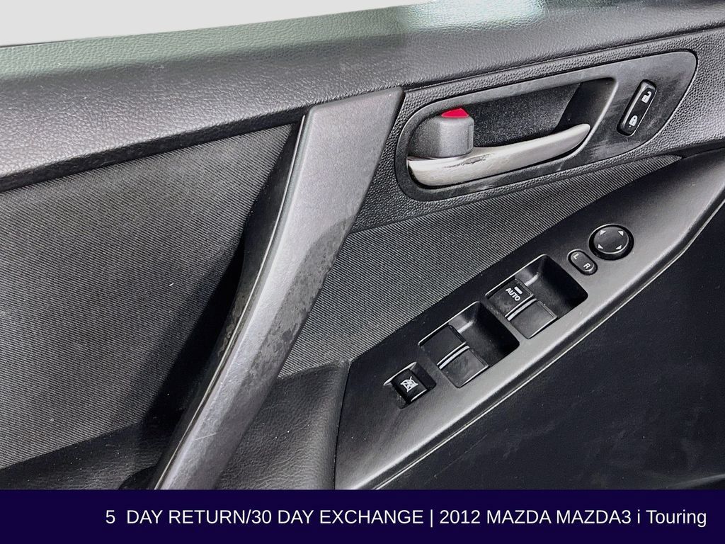 Used 2012 MAZDA MAZDA3 i Touring FWD image 21