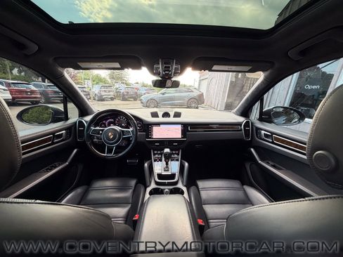 Used 2022 Porsche Cayenne GTS AWD/4WD image 29