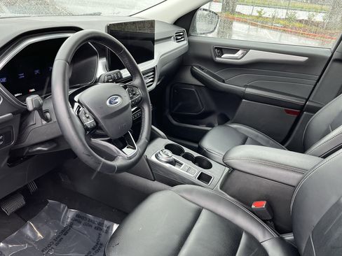 Used 2024 Ford Escape Platinum image 9