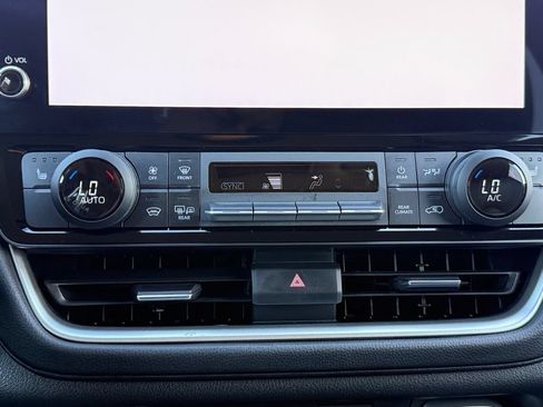 Used 2025 Toyota Grand Highlander AWD image 15
