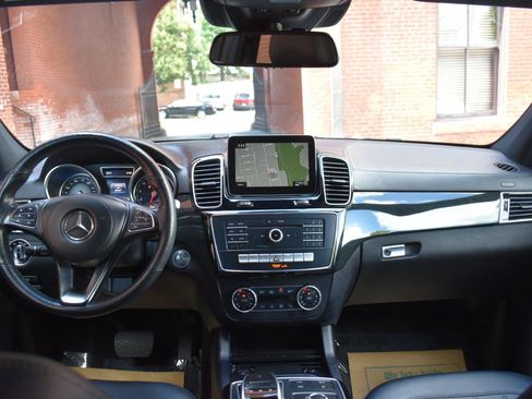 Used 2019 Mercedes-Benz GLS 450 4MATIC image 28