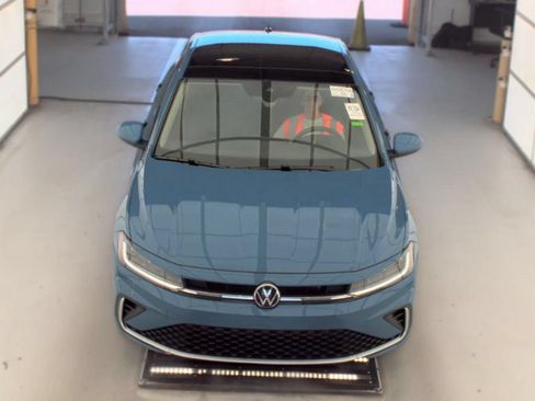 Used 2026 Volkswagen Jetta SE FWD image 3