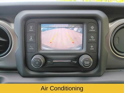 Used 2020 Jeep Wrangler Sport AWD/4WD image 16
