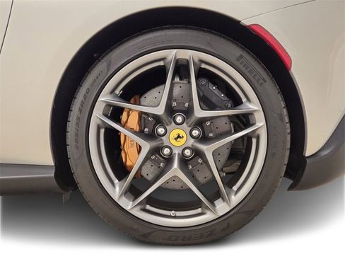 Used 2024 Ferrari Roma Spider image 15