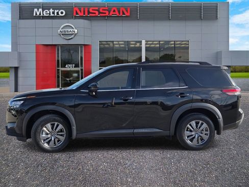 New 2025 Nissan Pathfinder SV w/ Cargo Package image 3