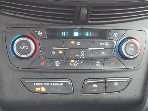 Used 2017 Ford Escape SE w/ Equipment Group 201A image 16