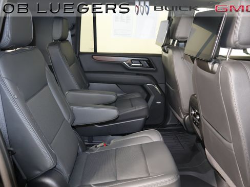 Used 2026 GMC Yukon XL Denali w/ Denali Reserve Package AWD/4WD image 16