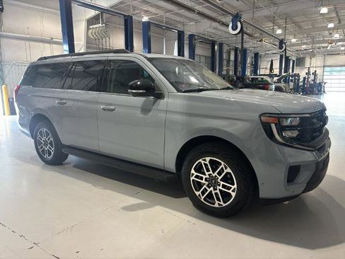 Certified 2025 Ford Expedition Max Active AWD/4WD image 3