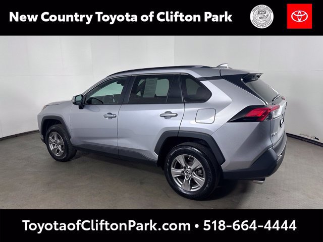 Used 2024 Toyota RAV4 XLE AWD/4WD image 5