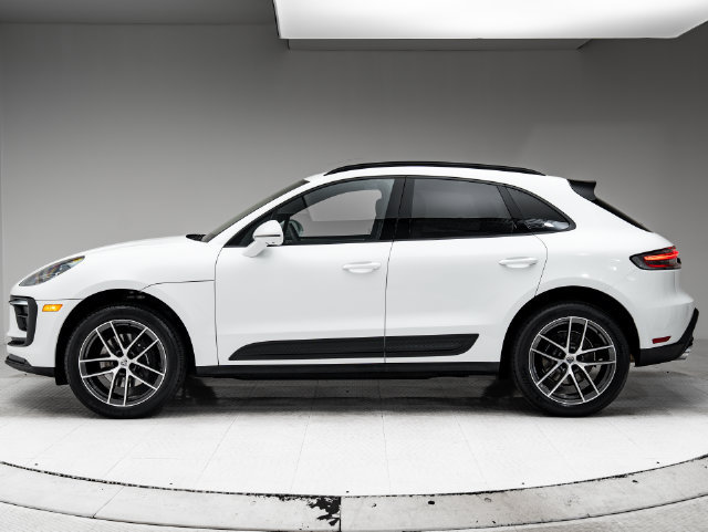 Certified 2026 Porsche Macan AWD/4WD image 2