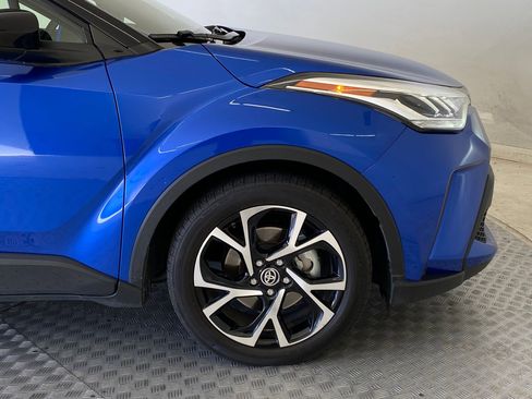 Used 2020 Toyota C-HR XLE image 11