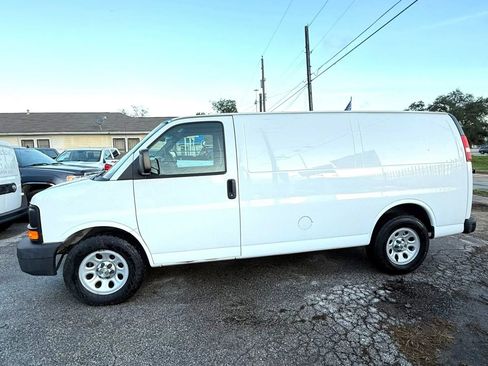 Used 2014 Chevrolet Express 1500 RWD image 4