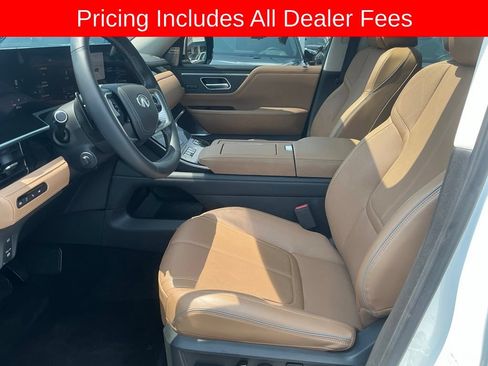 Used 2025 INFINITI QX80 Sensory AWD/4WD image 8