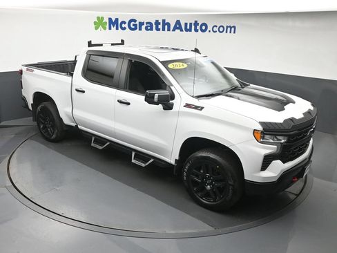 Used 2024 Chevrolet Silverado 1500 LT Trail Boss w/ LT Trail Boss Premium Package AWD/4WD image 3