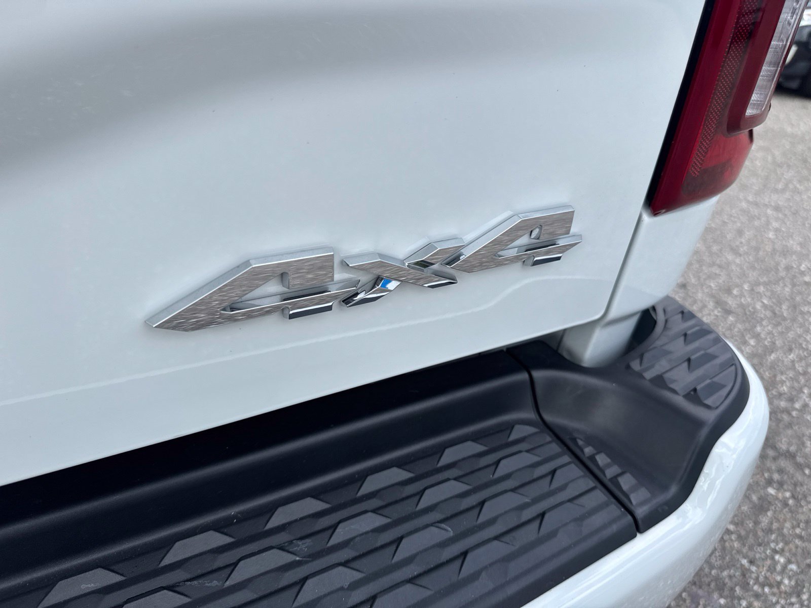 Used 2026 RAM 3500 Laramie AWD/4WD image 19