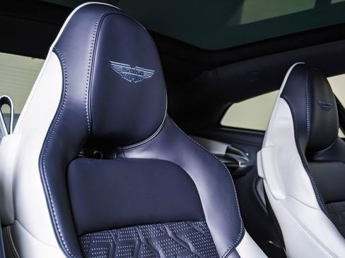 Used 2025 Aston Martin Vanquish image 20