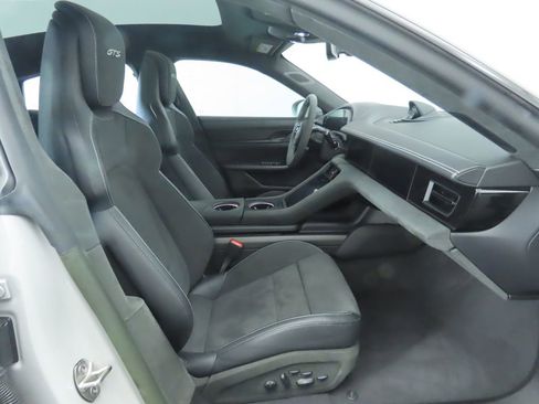 Used 2023 Porsche Taycan GTS image 21