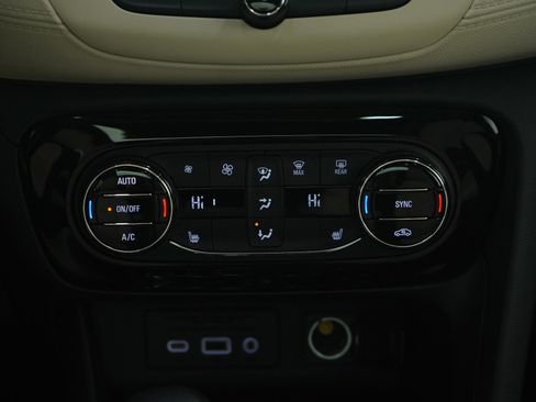 Used 2023 Buick Encore GX Essence w/ Advanced Technology Package image 19