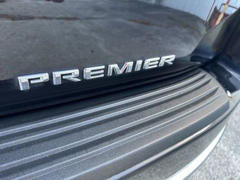 Used 2024 Chevrolet Suburban Premier image 11