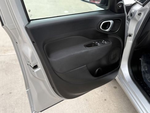 Used 2015 FIAT 500L Pop image 19