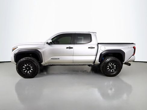 Certified 2024 Toyota Tacoma TRD Off-Road image 4