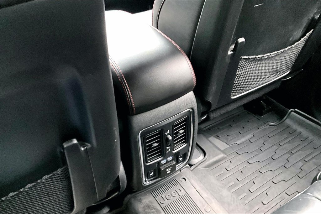 Used 2021 Jeep Grand Cherokee Trailhawk AWD/4WD image 11
