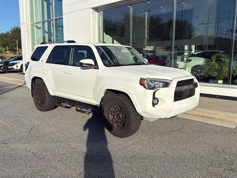 Used 2023 Toyota 4Runner SR5 AWD/4WD image 2