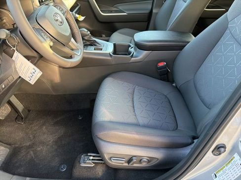 New 2025 Toyota RAV4 XLE image 7