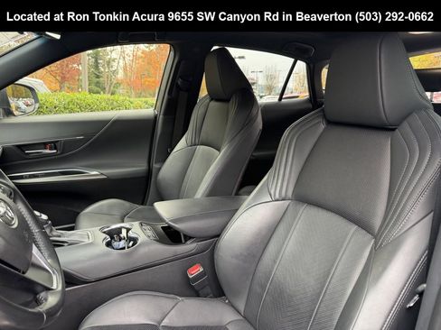 Used 2021 Toyota Venza Limited image 17