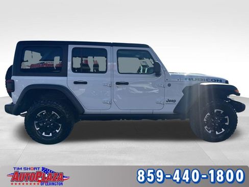 Used 2025 Jeep Wrangler Unlimited Rubicon 4xe w/ Convenience Group AWD/4WD image 11
