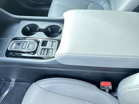 Used 2025 Honda Pilot Touring image 19