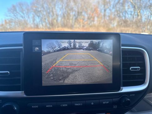 Certified 2026 Hyundai Venue SEL FWD image 24