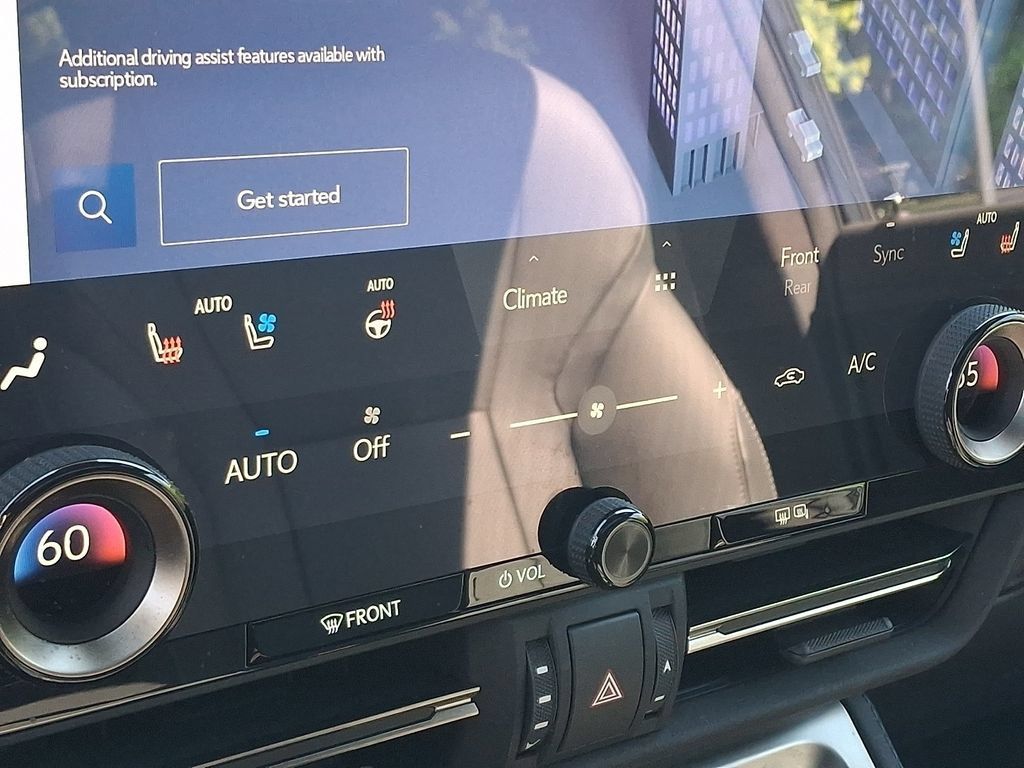 Used 2024 Lexus GX 550 w/ Accessory Package (31) AWD/4WD image 17