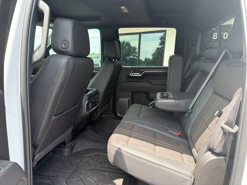 Used 2025 Chevrolet Silverado 3500 High Country w/ Technology Package AWD/4WD image 4