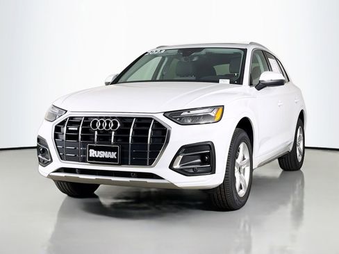 Used 2023 Audi Q5 2.0T Premium w/ Convenience Package AWD/4WD image 3