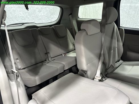Used 2018 Kia Sedona LX image 23